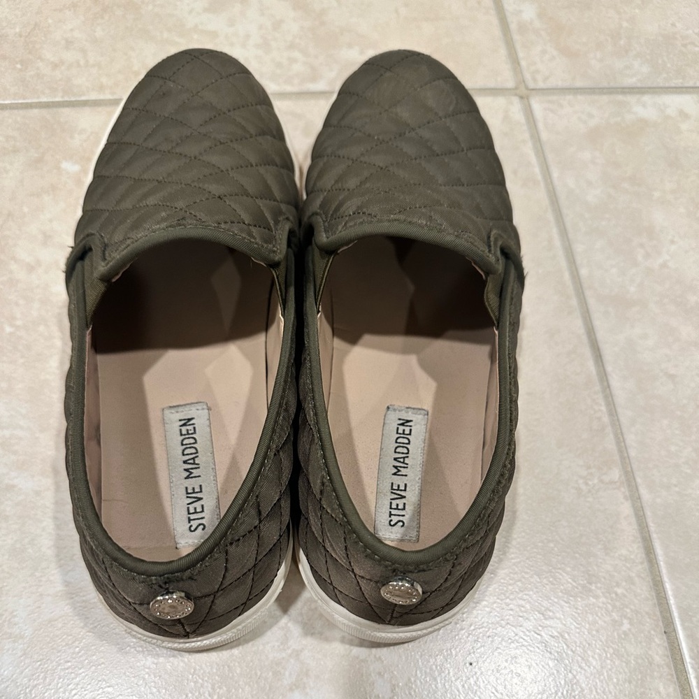 Steve Madden Women's Quilted Olive Loafers